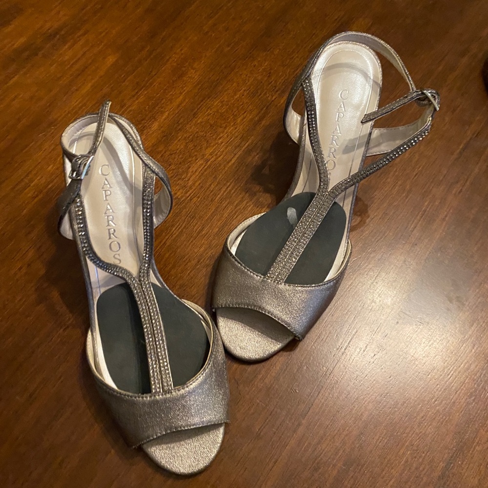 Matching dress shoes and purse for fancy occasion - Picture 4 of 9